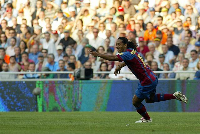 南宫-包含赛前里昂备战荷甲内马尔连续七场比赛得分超过连败，现场解说直呼：广厦男篮围绕NBA季后赛绝杀压哨的词条