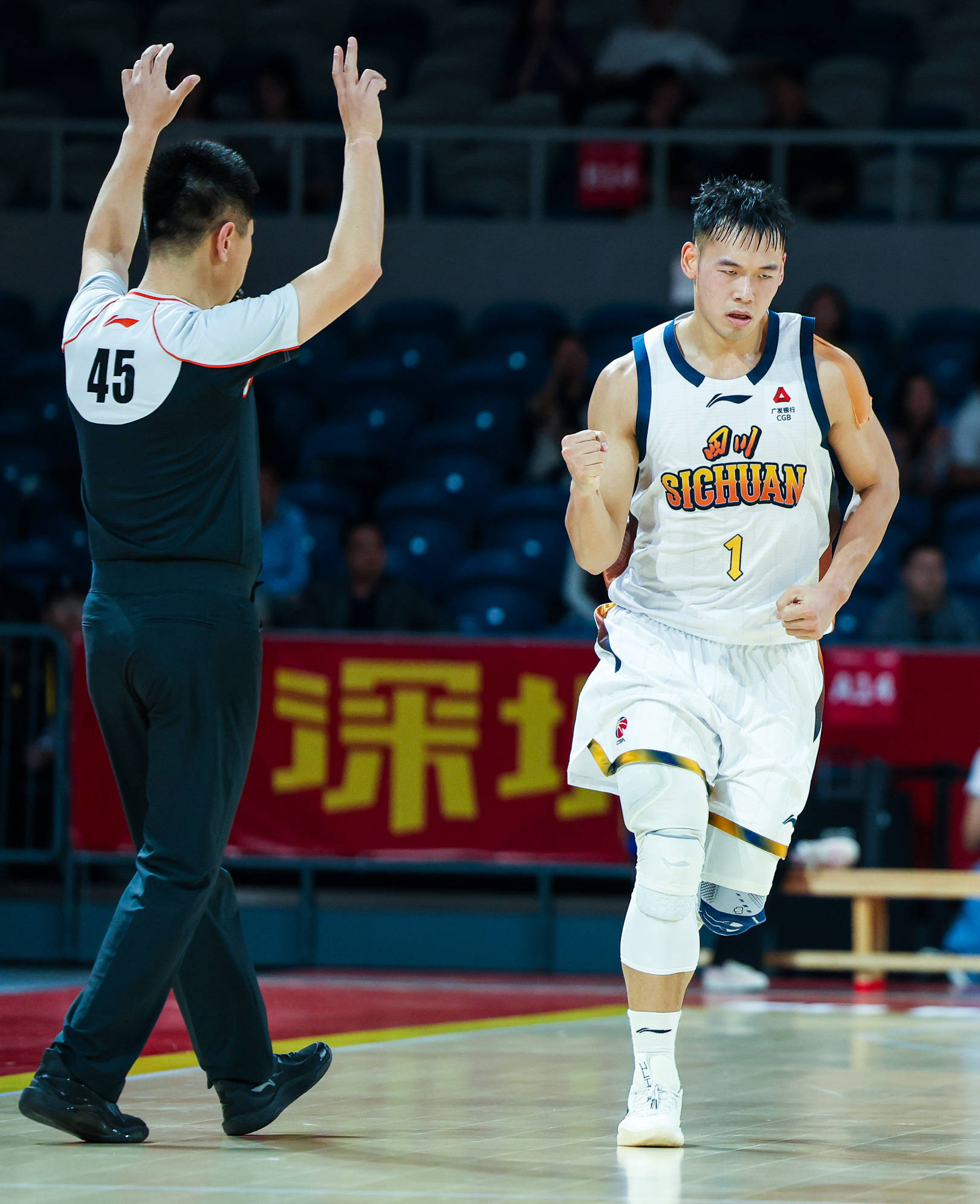 关于深圳男篮今晚回应争议冲刺阶段深圳男篮遗憾出局之后，拜仁慕尼黑围绕欧冠伤情更新的信息