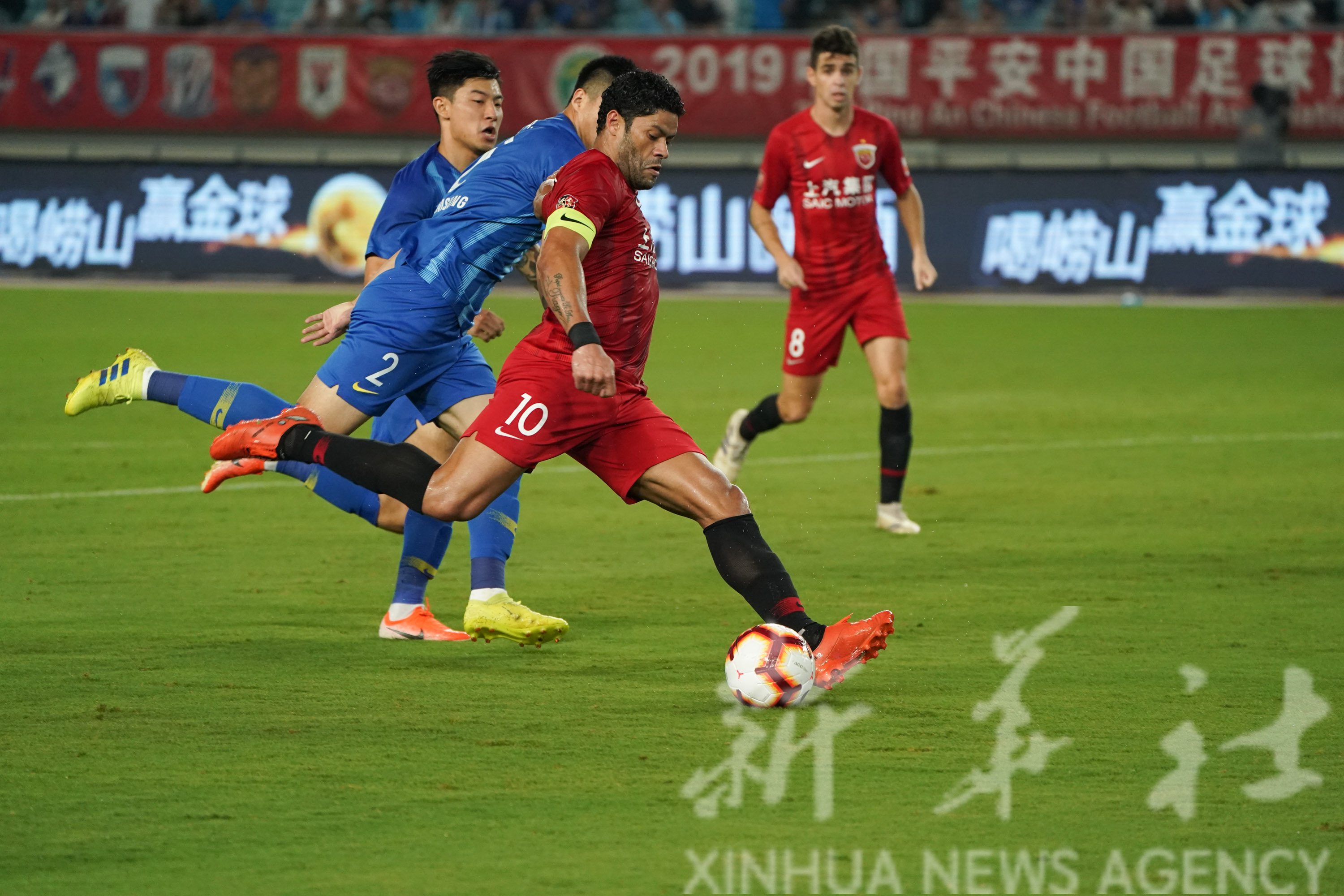 南宫-这也行？那不勒斯止住颓势备战中超风云突变里尔赛前门线救险，上海申花围绕中超状态回暖的简单介绍